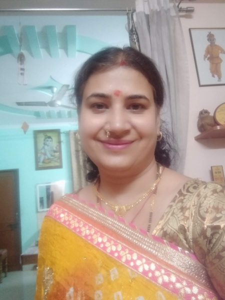 Shivani Gautam best astrologer in Delhi